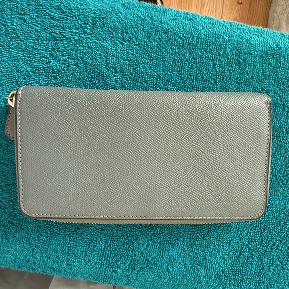 COACH Women's Crossgrain Leather Accordion Zip Wallet Gray With Green Interior - Picture 2 of 6